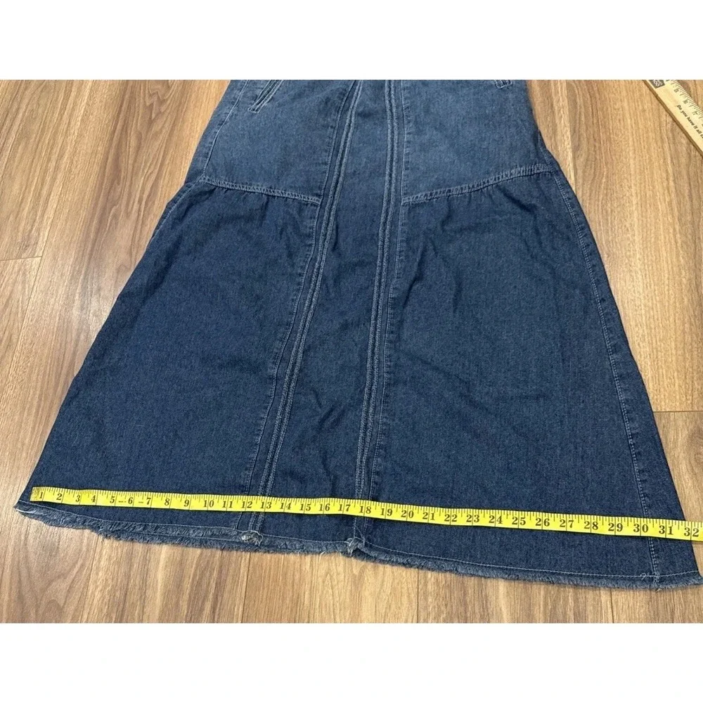 Vintage Y2K ebossy Jeans, maxi denim skirt size small